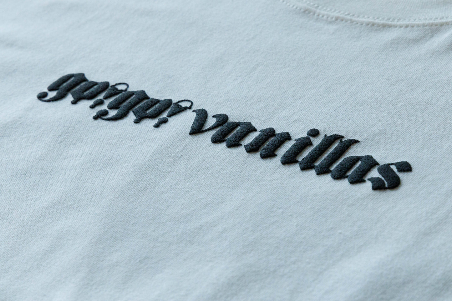 PUFF PRINT LOGO T-shirt Vanilla White - Large (JP Size) [go!go!vanillas]