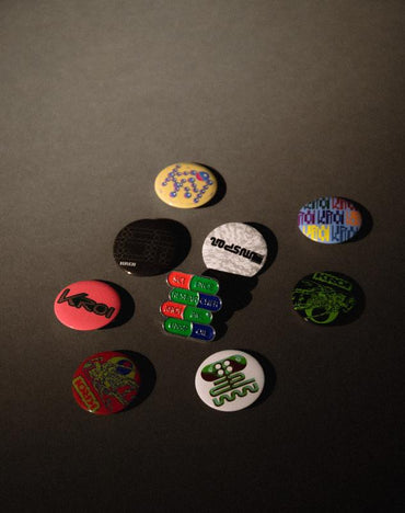 "Unspoil"Metal Badge Gacha [Kroi]